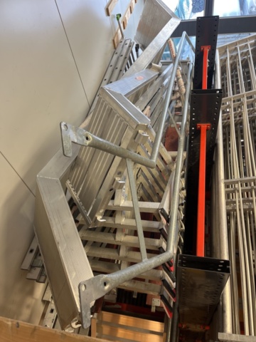 1430102-12 Ställning och fallskyddsräcke m.m - Monzon/Altrad/Roof safety systems