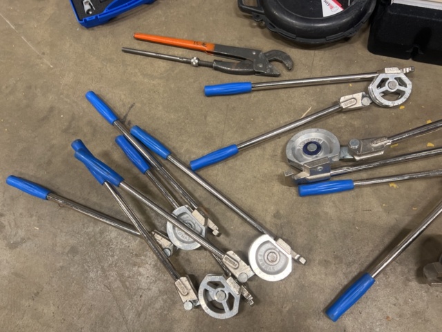 1431696-3 Verktygskista med diverse verktyg och byggtillbehör