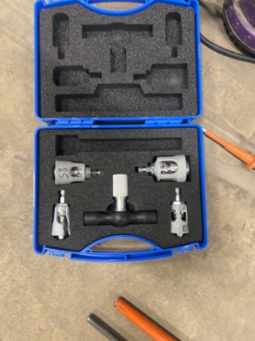 1431696-7 Verktygskista med diverse verktyg och byggtillbehör