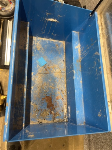 1431696-12 Verktygskista med diverse verktyg och byggtillbehör