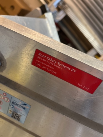 1430102-22 Ställning och fallskyddsräcke m.m - Monzon/Altrad/Roof safety systems