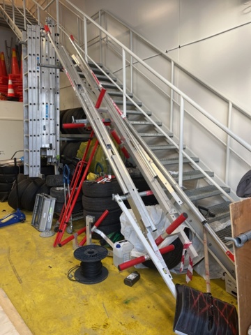 1430102-19 Ställning och fallskyddsräcke m.m - Monzon/Altrad/Roof safety systems