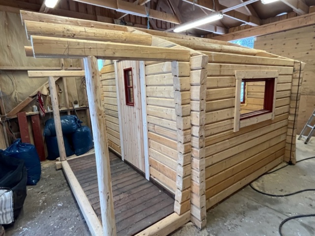 1468584-4 Svensk nytillverkad timmerstuga