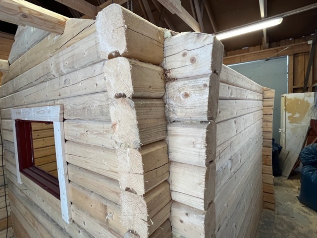 1468584-7 Svensk nytillverkad timmerstuga