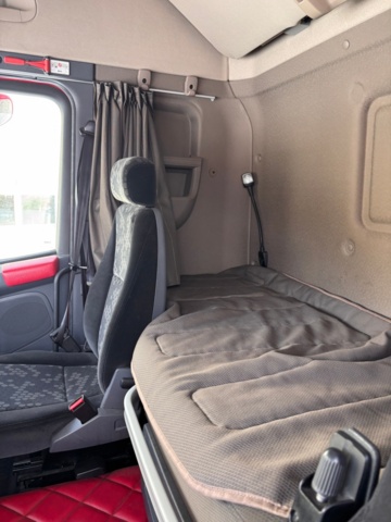 1408005-12 Scania R410 Tractor Truck – Automatic – Euro VI – 2017