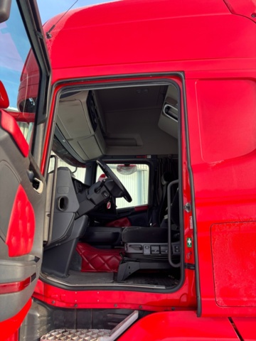 1408005-14 Scania R410 Tractor Truck – Automatic – Euro VI – 2017