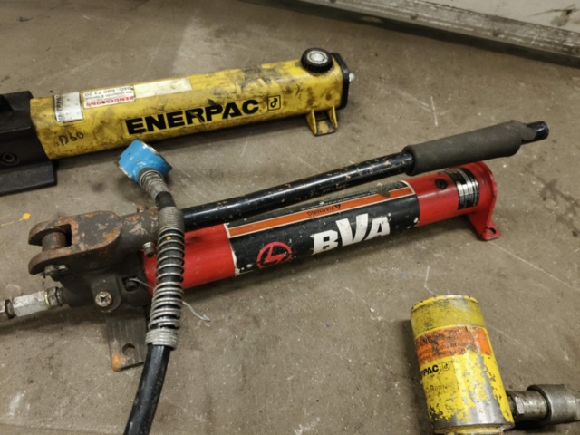 1401220-5 Hydrauliska domkrafter