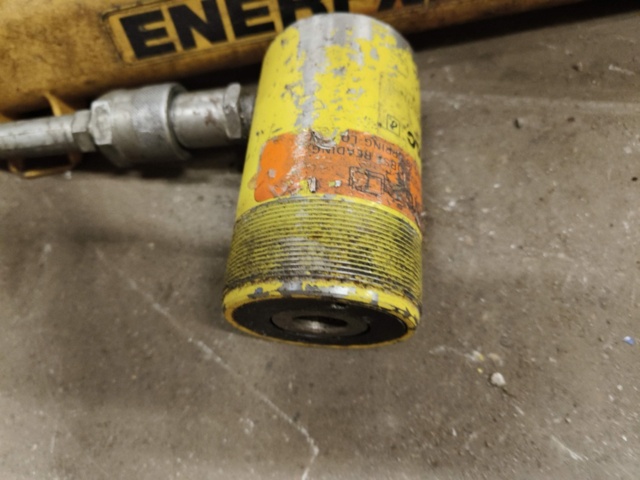 1401220-7 Hydrauliska domkrafter