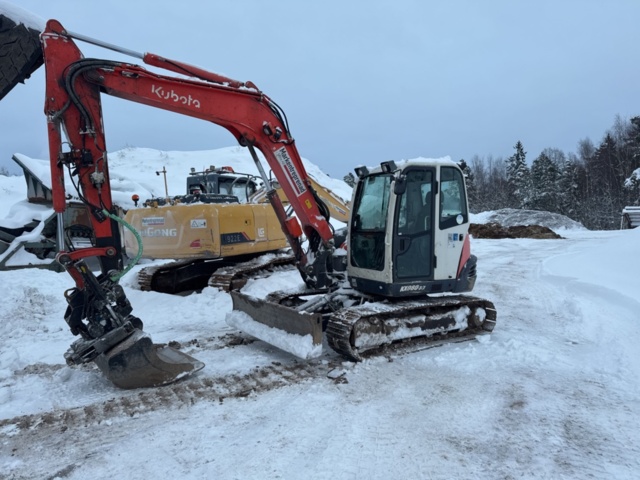 1321343-1 Grävmaskin Kubota KX080-3