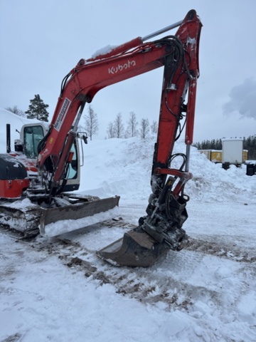 1321343-8 Grävmaskin Kubota KX080-3