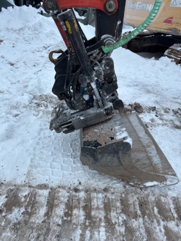 1321343-12 Grävmaskin Kubota KX080-3