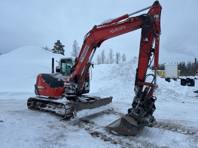 1321343-23 Grävmaskin Kubota KX080-3
