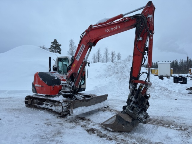 1321343-24 Grävmaskin Kubota KX080-3