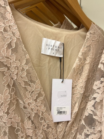 1410853-11 Samtliga kläder i butiken