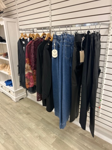 1410853-16 Samtliga kläder i butiken