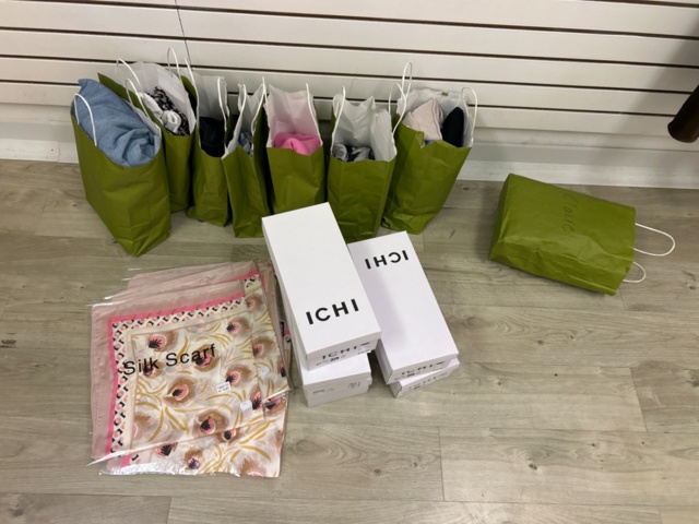 1410853-21 Samtliga kläder i butiken