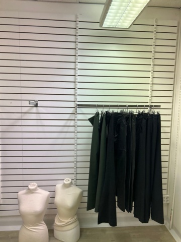 1410854-7 Skyltdockor, klädställningar och galgar