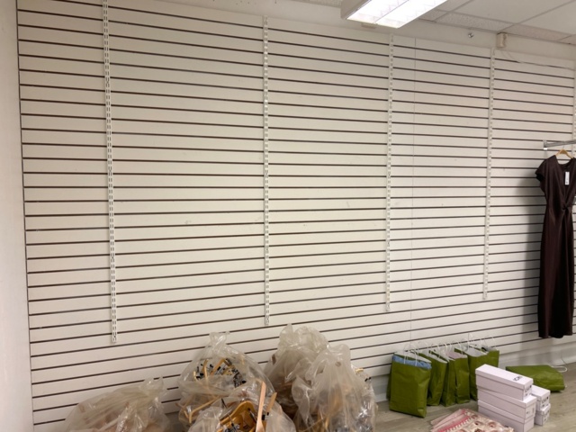 1410854-9 Skyltdockor, klädställningar och galgar