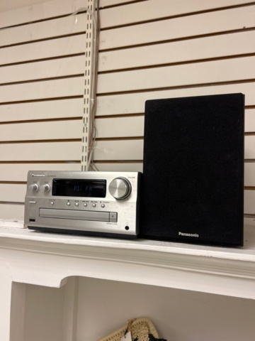 1410855-11 Butiksinredning - Möbler, mattor, kassadisk, m.m.