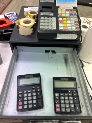 1410856-3 Kassaregister, skrivare och värmefläktar