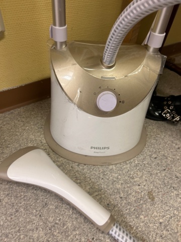 1410857-3 Samling med diverse lager- och butikstillbehör