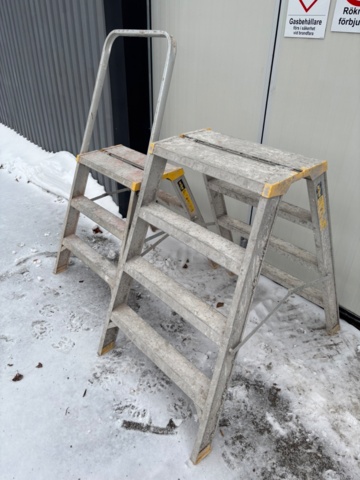 918935-2 Samling med trappstegar - bl.a. Wibe