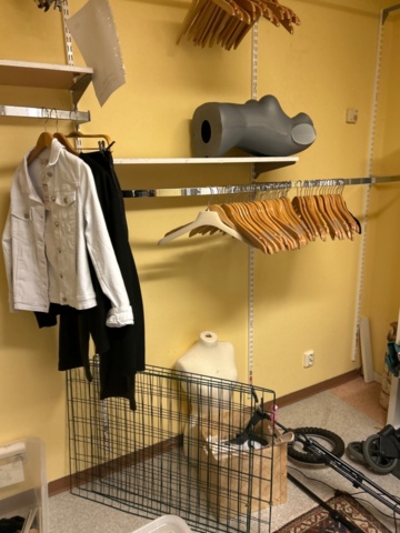 1410857-6 Samling med diverse lager- och butikstillbehör