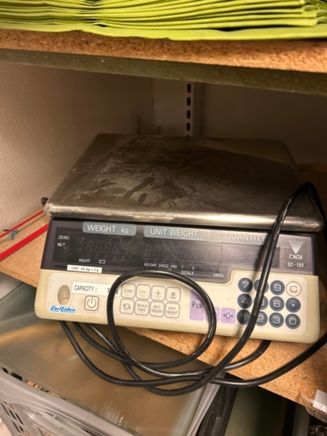 1410857-11 Samling med diverse lager- och butikstillbehör