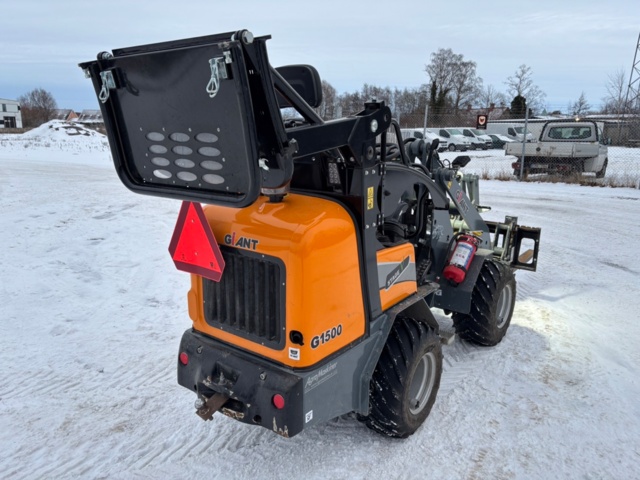 918937-5 Kompaktlastare - Giant G1500 (162h) 2022'