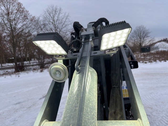 918937-11 Kompaktlastare - Giant G1500 (162h) 2022'