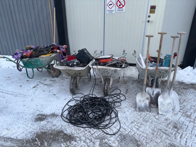 918938-1 Murbrukskärror 4 st med innehåll