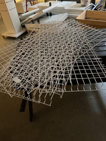 1197496-1 Ceiling grilles for suspended ceilings