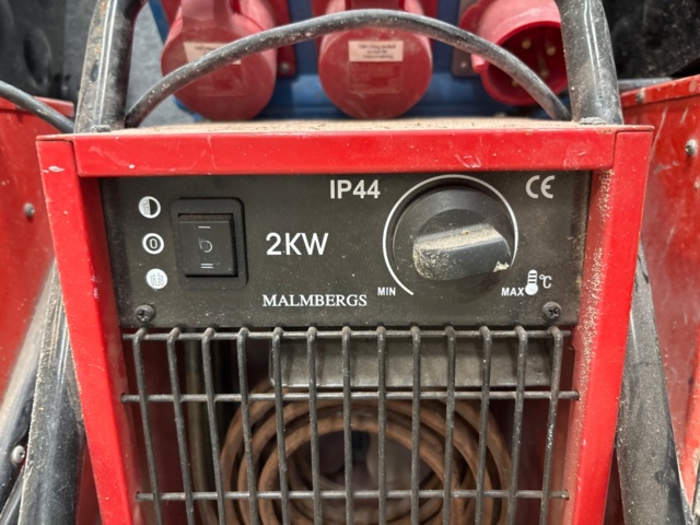 1410861-5 Samling med värmefläktar, belysning, centraler och kabelvindor