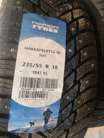 1470546-5 Vinterhjul 4 st med dubbdäck på aluminiumfälg - Nokian Hakkapeliitta 10 SUV 235/55 R18