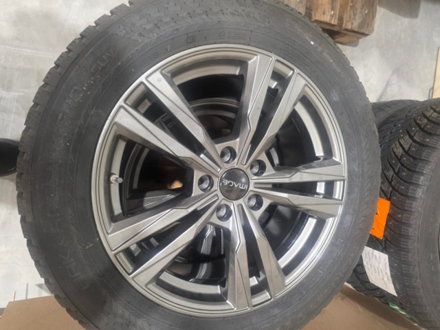 1470546-2 Vinterhjul 4 st med dubbdäck på aluminiumfälg - Nokian Hakkapeliitta 10 SUV 235/55 R18