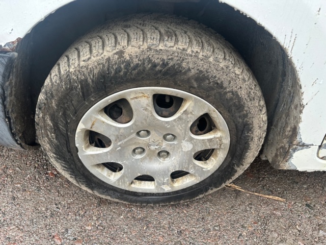 1447262-23 Peugeot Partner 1.6 HDi -2011