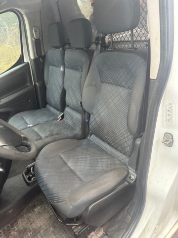 1447262-12 Peugeot Partner 1.6 HDi -2011