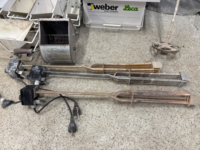 1410863-4 Bruksblandare och murbrukslådor m.m - Niko, Weber m.fl.