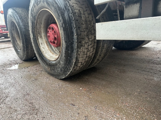 1447264-18 Volvo FH 12.1 6x2 -2000