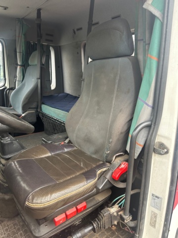 1447264-21 Volvo FH 12.1 6x2 -2000