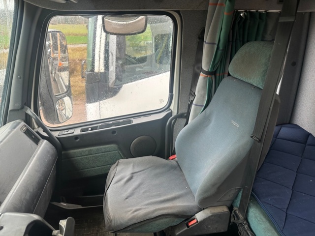 1447264-23 Volvo FH 12.1 6x2 -2000