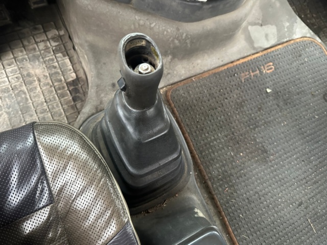 1447264-24 Volvo FH 12.1 6x2 -2000