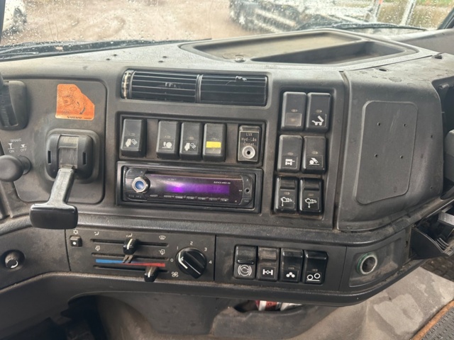 1447264-27 Volvo FH 12.1 6x2 -2000