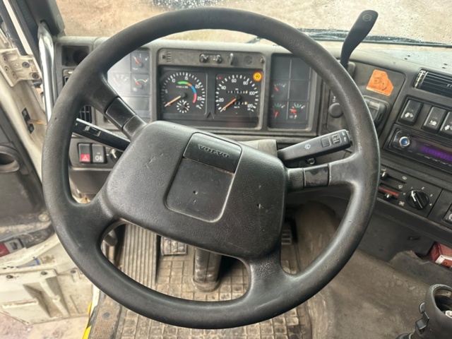 1447264-25 Volvo FH 12.1 6x2 -2000