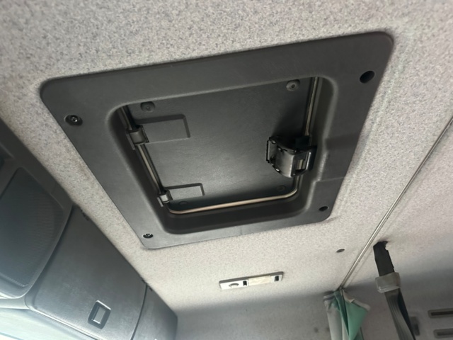 1447264-32 Volvo FH 12.1 6x2 -2000