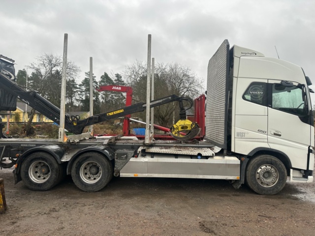 1447265-2 Timber truck Volvo FH 16.1 I-Shift -2018