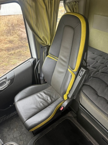 1447265-37 Timber truck Volvo FH 16.1 I-Shift -2018