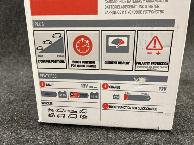 1468706-7 Batteriladdare Leader 150