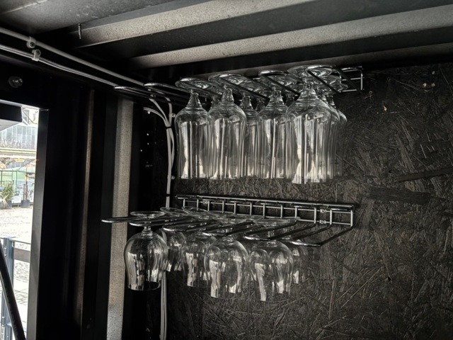 1468990-14 Barcontainer från Foco med invändig utrustning