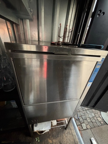 1468990-7 Barcontainer från Foco med invändig utrustning